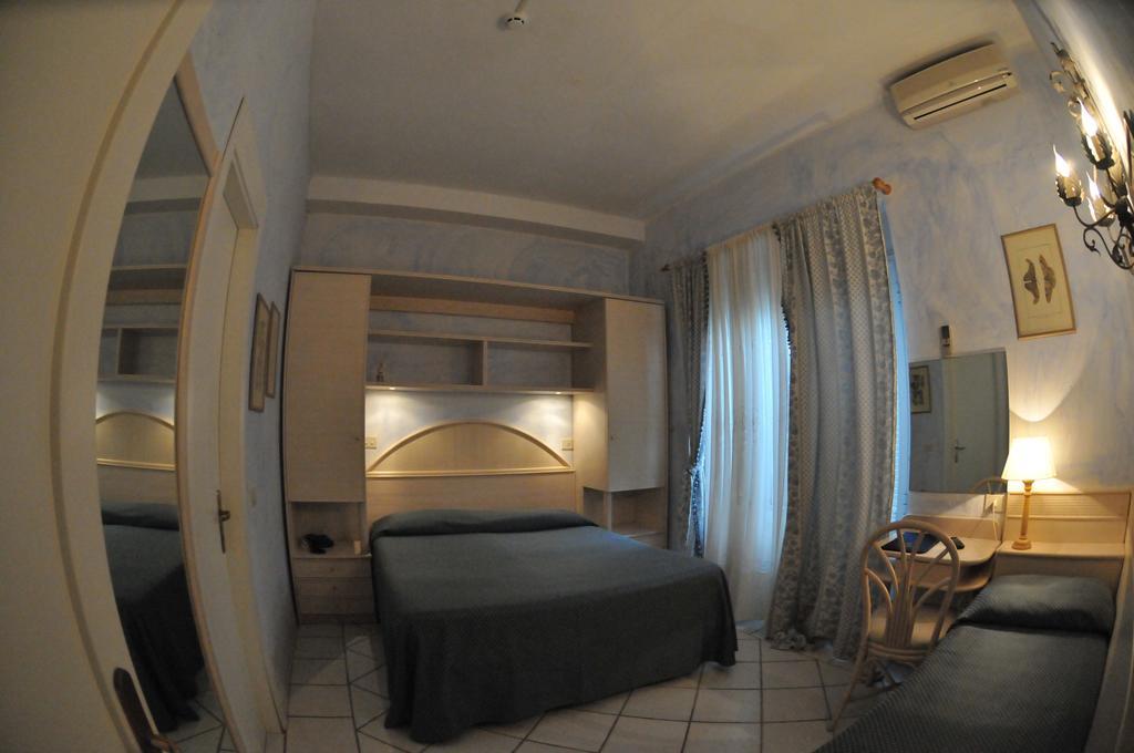 Hotel Atlantic Marina Di Carrara Camera foto